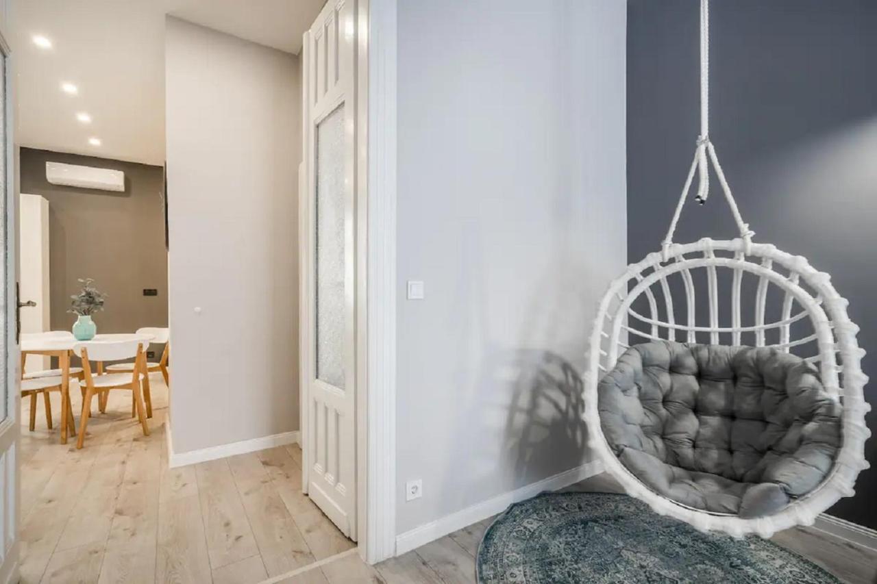 Trendy Design Apartment Budapest Luaran gambar
