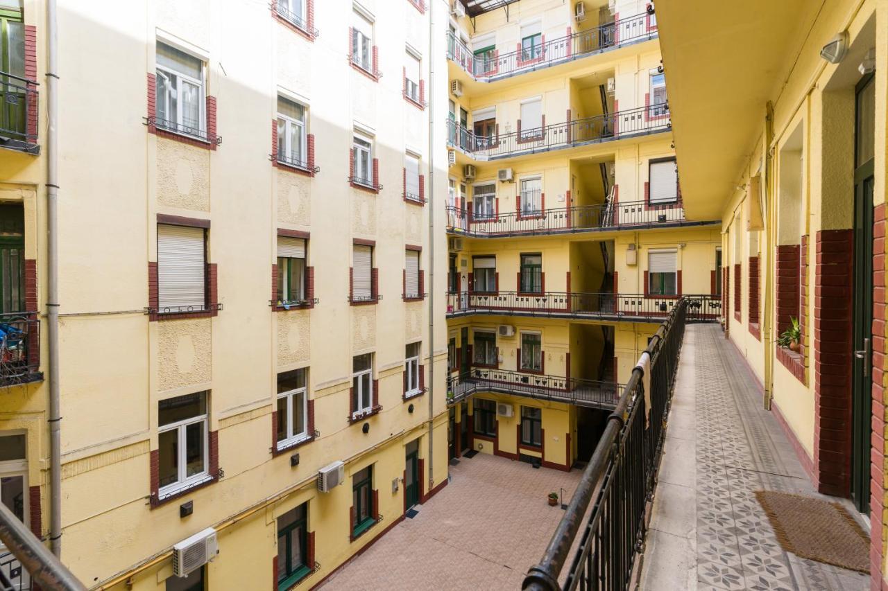 Trendy Design Apartment Budapest Luaran gambar